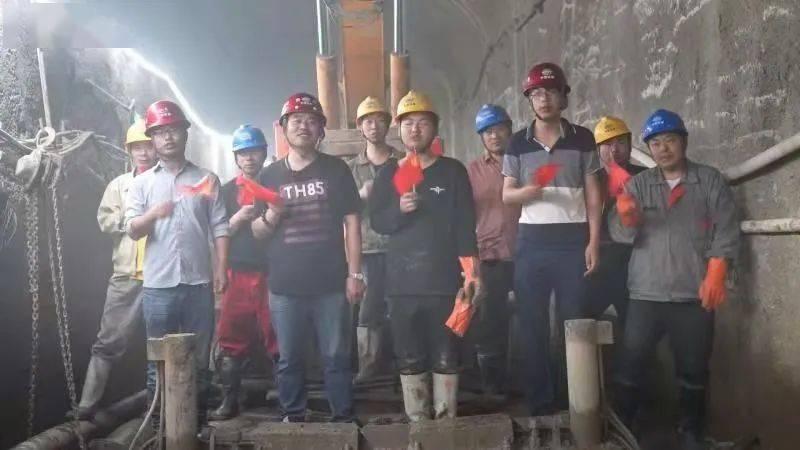 章鱼喷墨汁