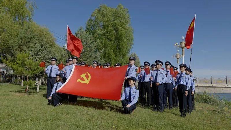 滑轨抽屉怎么卸下来-简洁高效的知识问答网页